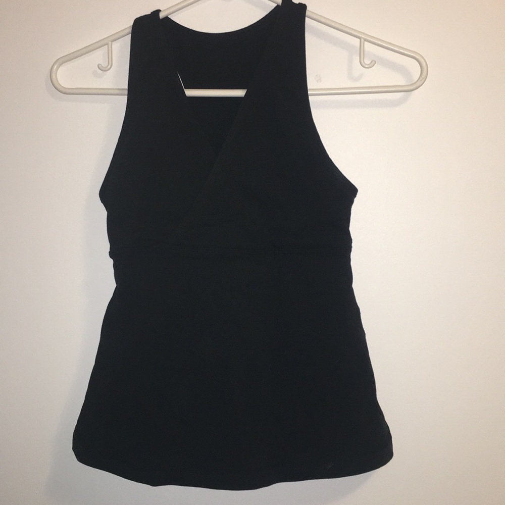 Lululemon black tank top with bra